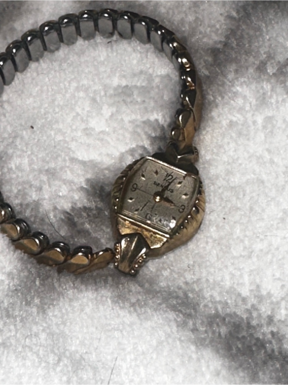 Vintage Gold-Tone Ladies benrus 
Stretch Band Watch In 10 kp